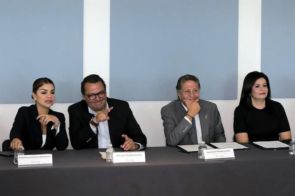 Este primer foro tuvo lugar en un condominio de Zapopan.