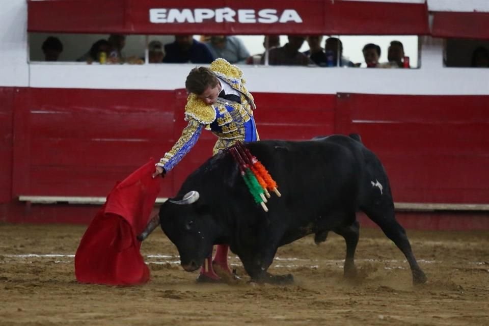 Andrés García tuvo una de sus actuaciones más firmes y contundentes, enfrentando dos novillos exigentes.
