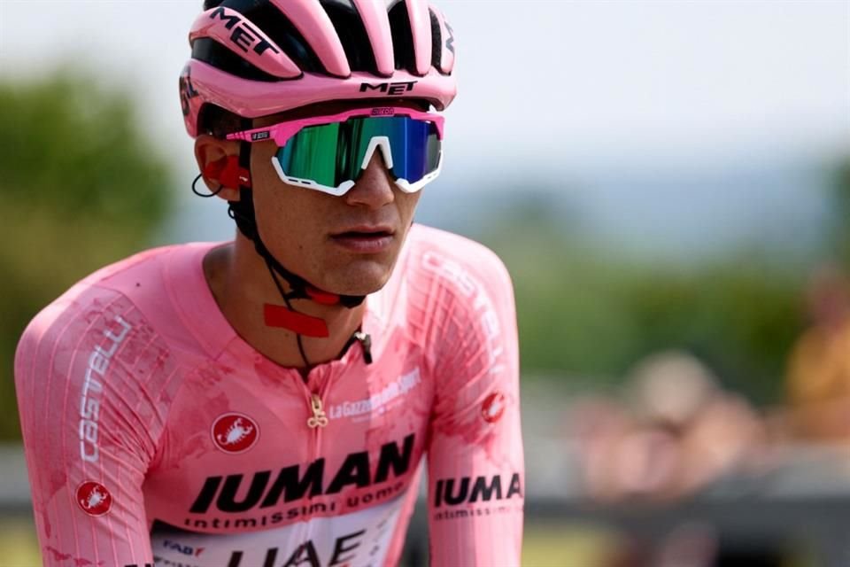 El mexicano perdió la 'Maglia Rosa' en la penúltima etapa del Giro de Italia.