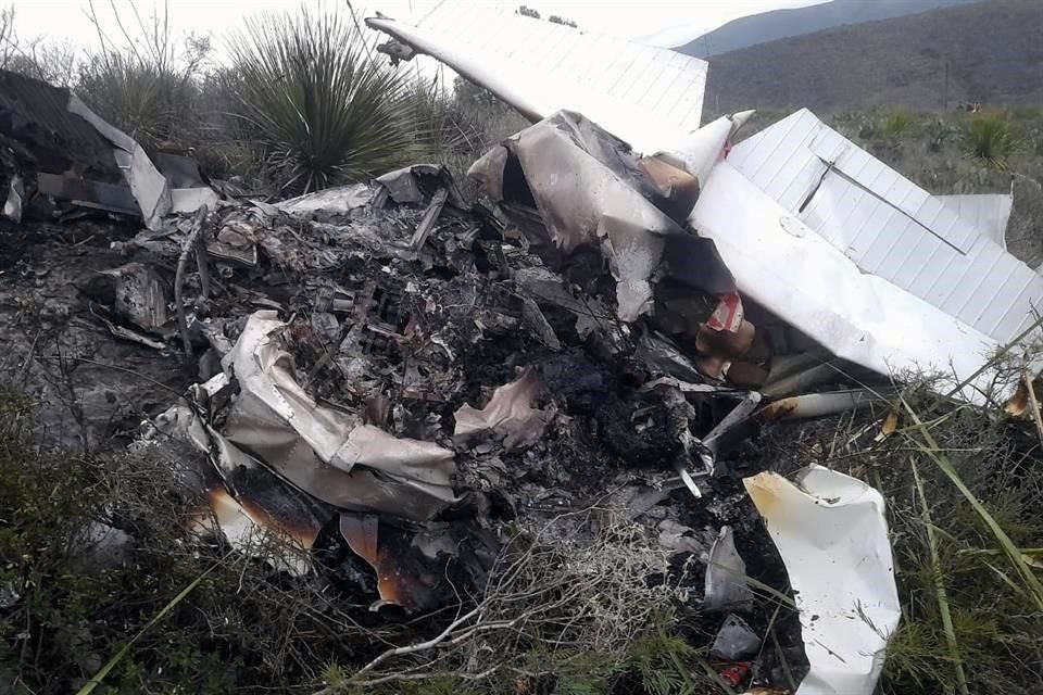 Elementos de la Marina en un helicóptero localizaron este sábado los restos de la aeronave Cessna 172 de matrícula XB-OXW, en un área remota del Municipio de Castaños.