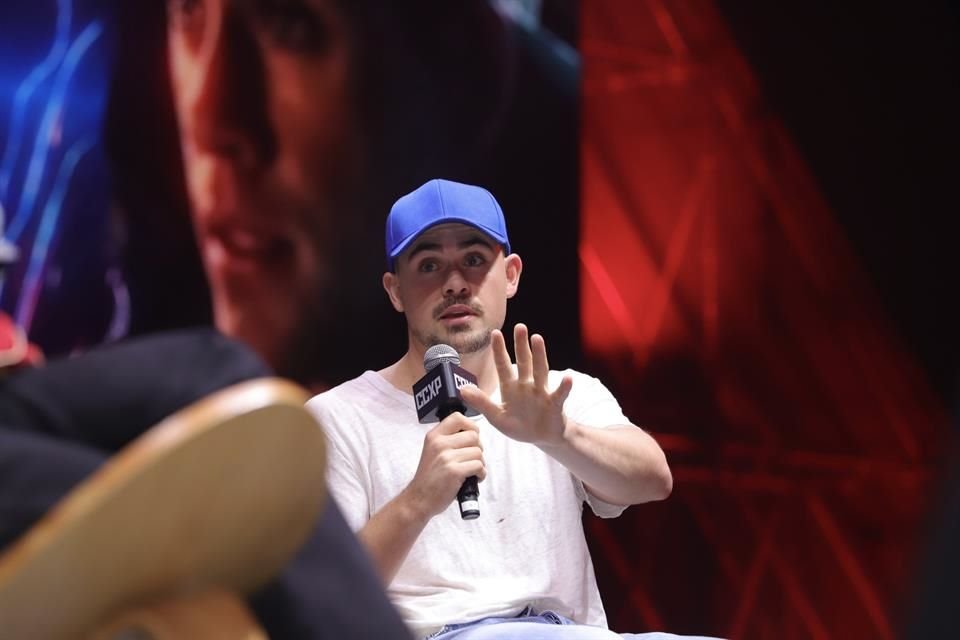 Dacre Montgomery conquistó a sus fans mexicanas en CCXP México 2025 con carisma, anécdotas y su regreso al cine como actor y director.