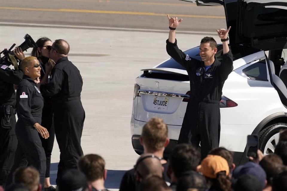 Donald Trump retiraría nominación de Jared Isaacman, un empresario multimillonario cercano a Elon Musk, para dirigir la NASA.