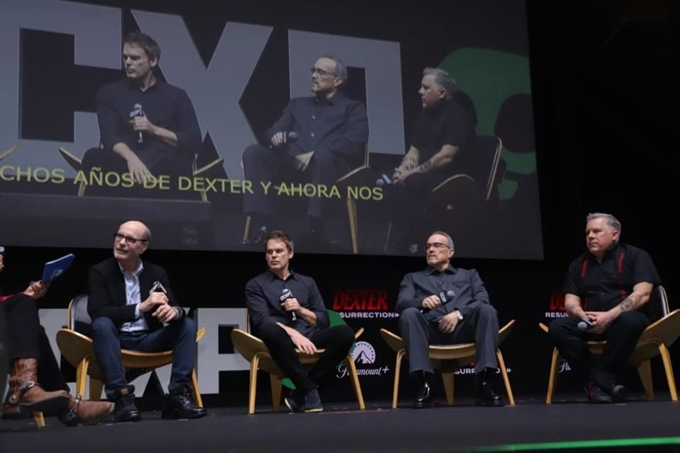 Durante el panel, se reveló que la precuela de la saga, Dexter: Original sí tendrá una segunda temporada, además que se está cocinando una historia de origen sobre el Asesino de la Trinidad.