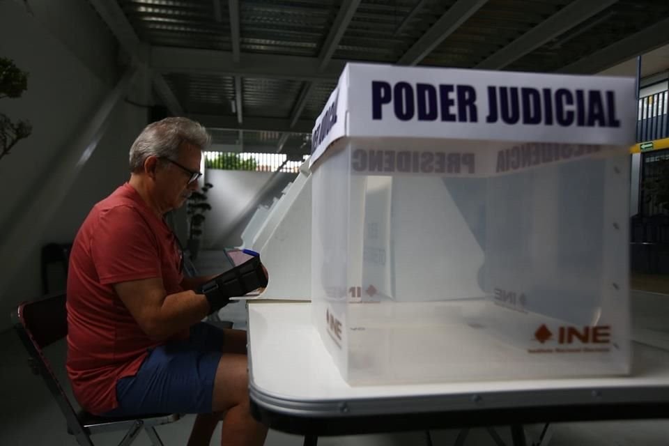 En las casillas de la ZMG se ha visto muy poca asistencia de votantes.