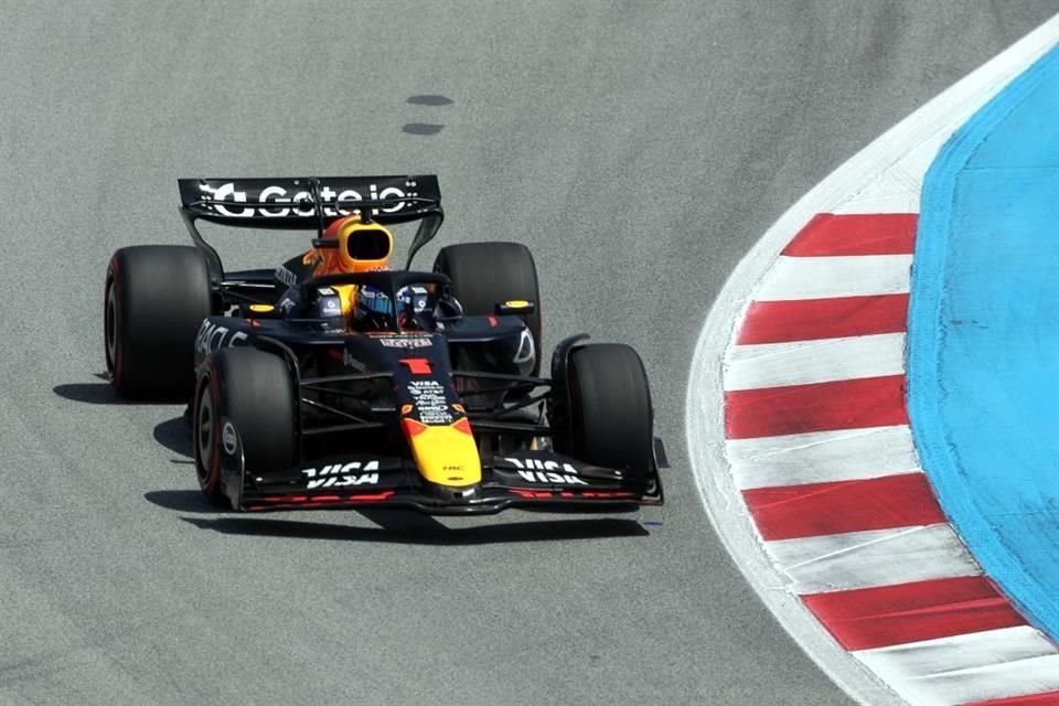 Max Verstappen tuvo una mala carrera en Barcelona.