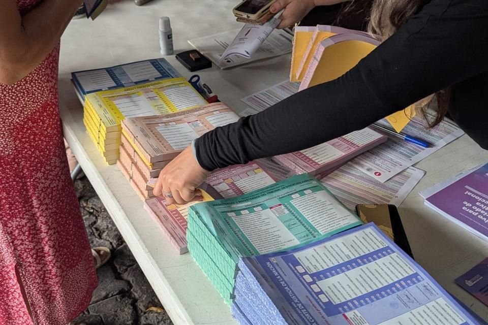 Varios votantes tuvieron dificultades por el tamaño de la letra de las boletas.