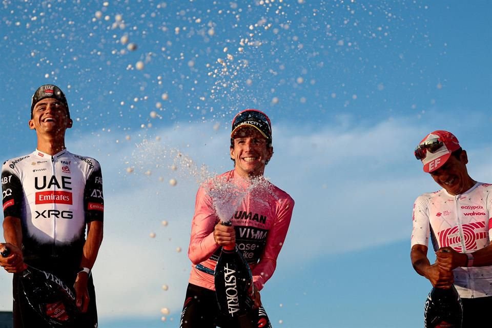 El británico Simon Yates ganó la competencia al sacar ventaja sobre el mexicano en la penúltima etapa.