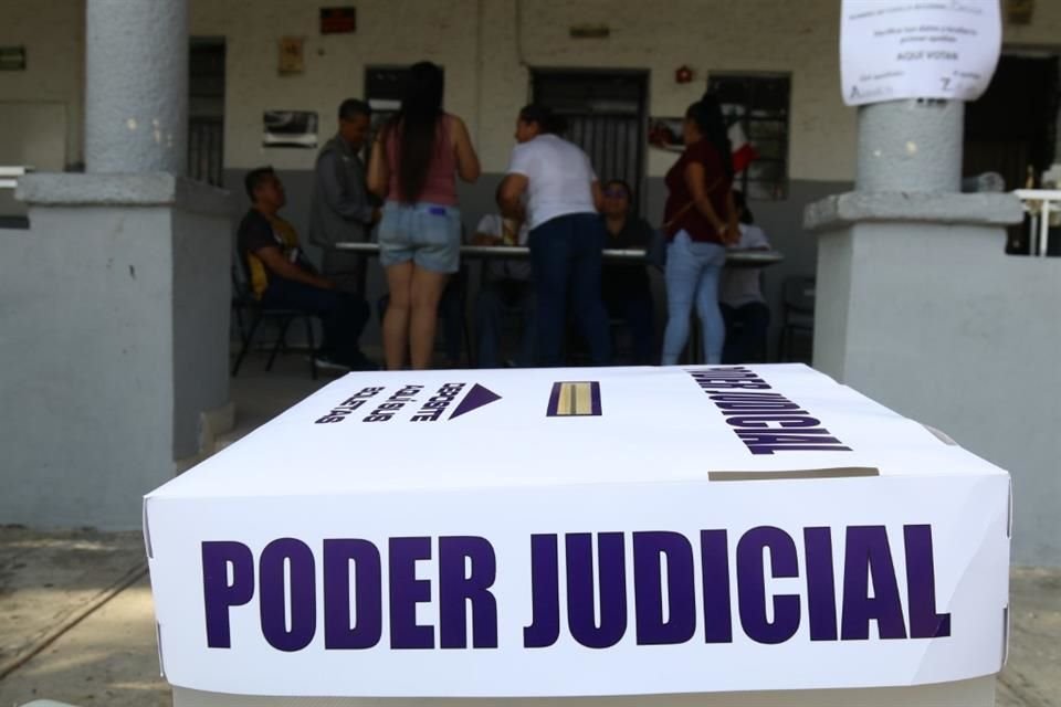 Varias casillas realizaron sus labores con hasta 3 funcionarios, de 9 que deberían ser.