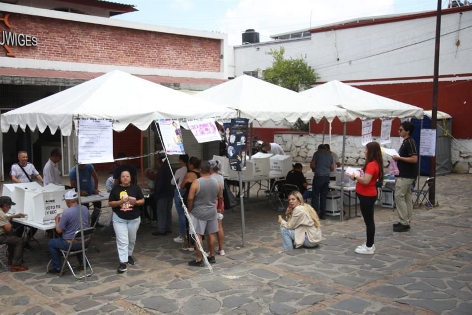 En la casilla 3710 de Tonalá, no llegaron todos los funcionarios.
