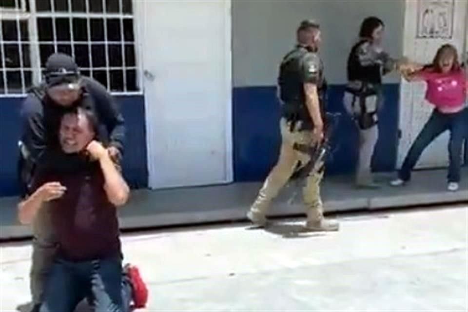 La líder de Morena denunció la intimidación e intervención ilegal del Gobierno municipal y estatal.