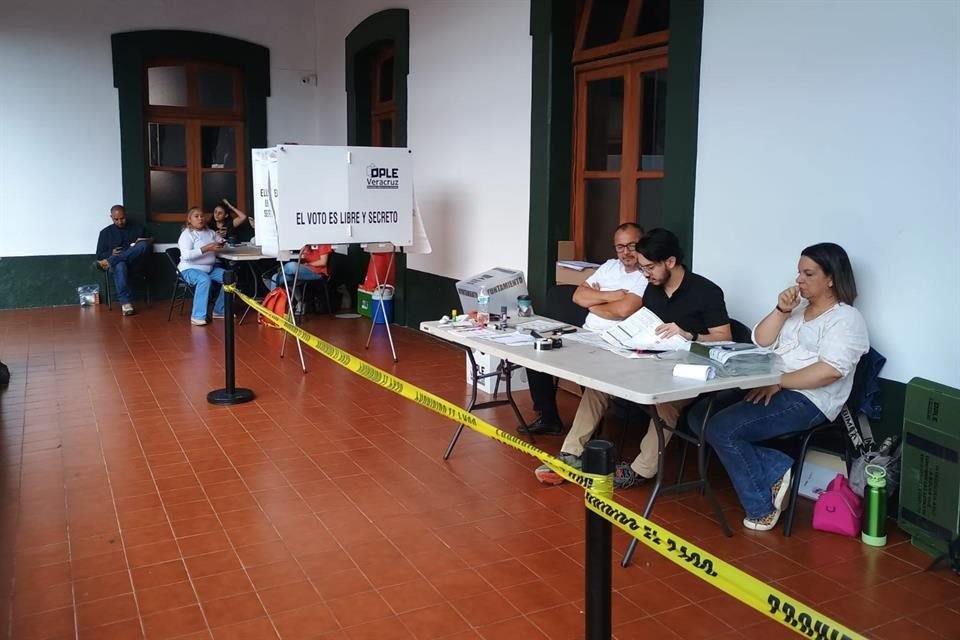 En el estado de Veracruz, las urnas reportan una baja afluencia de votantes.