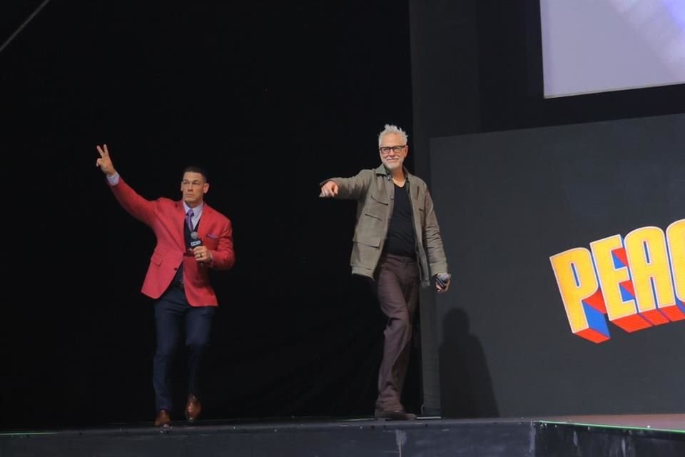 Cena y Gunn fueron recibidos como todas unas estrellas.