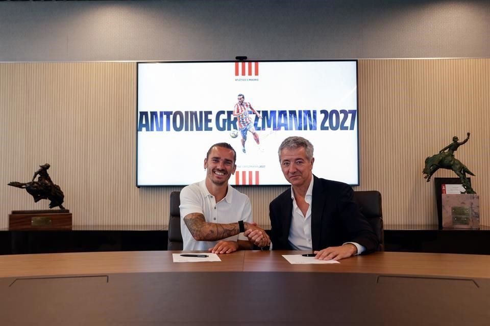 Antoine Griezmann se mantendrá como jugador del Atlético de Madrid al renovar su contrato por dos años más.