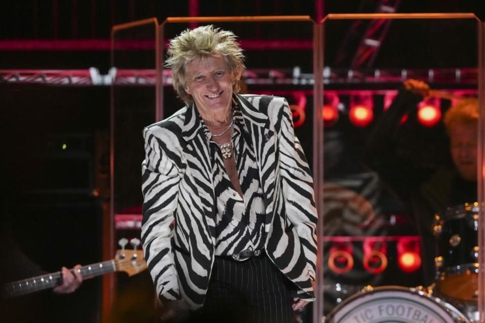 Por una emergencia de salud no especificada, Rod Stewart tuvo que cancelar y reprogramar un show en Las Vegas, este domingo.