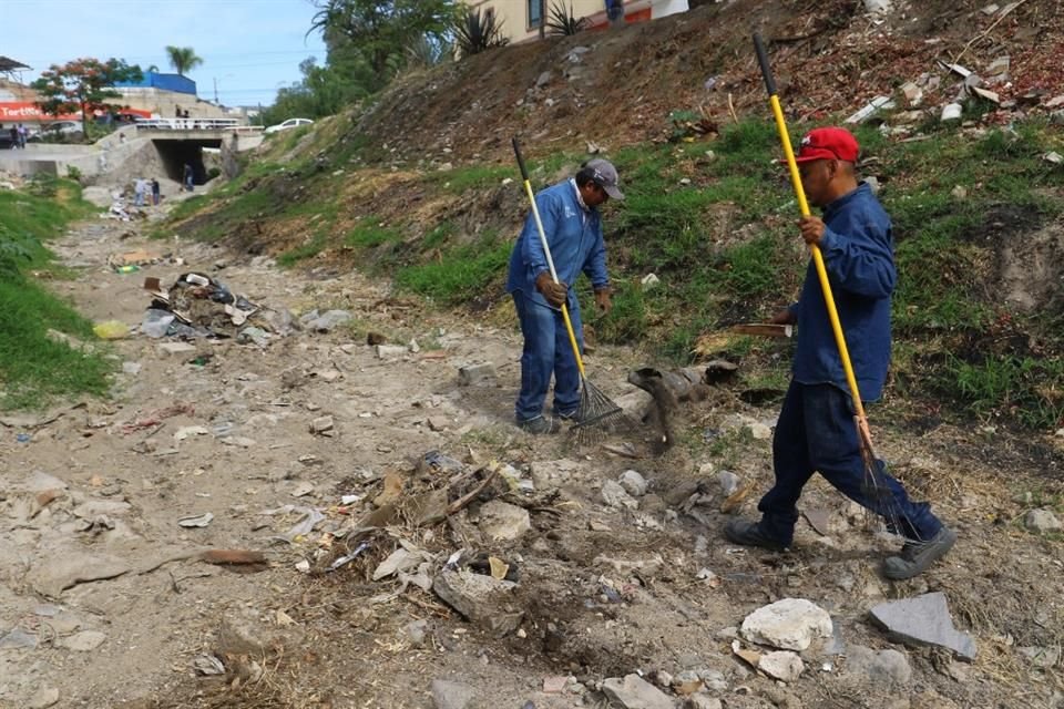 Obras de limpieza del río El Garabato en la colonia Miramar.