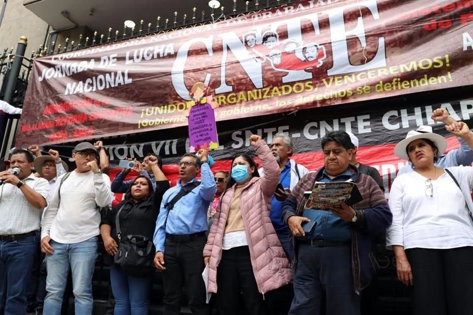 Maestros dela CNTE acusaron cerrazón de la Presidenta Sheinbaum, antes de reunirse con autoridades en la Segob.