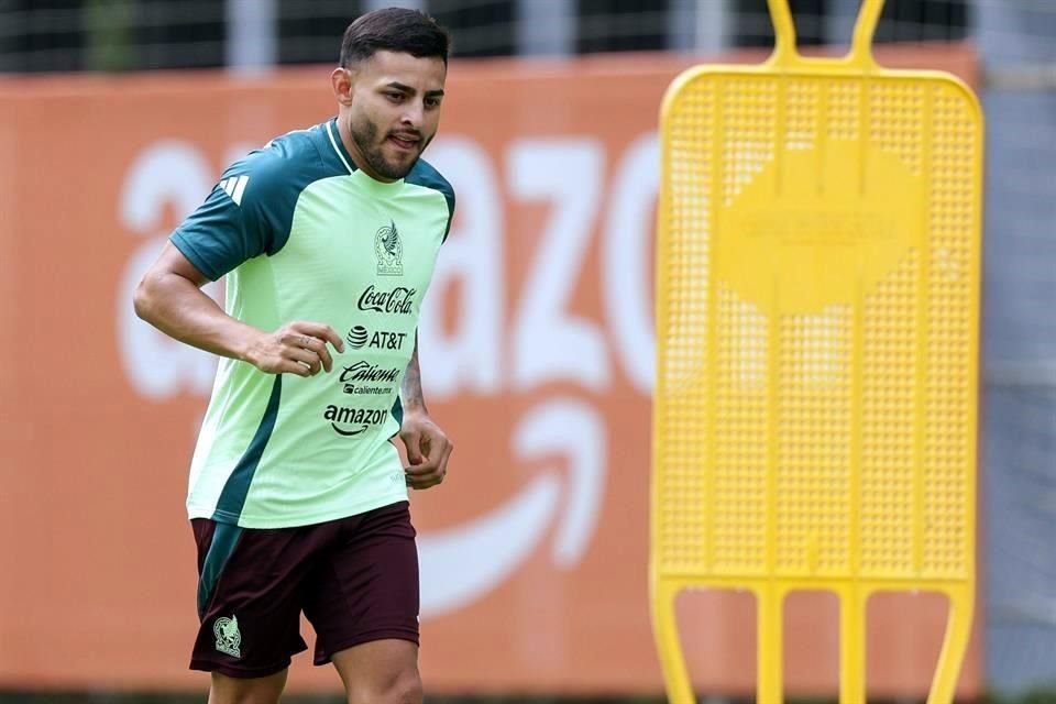 Alexis Vega fue parte de los convocados por Javier Aguirre como campeón de la Liga MX con el Toluca.