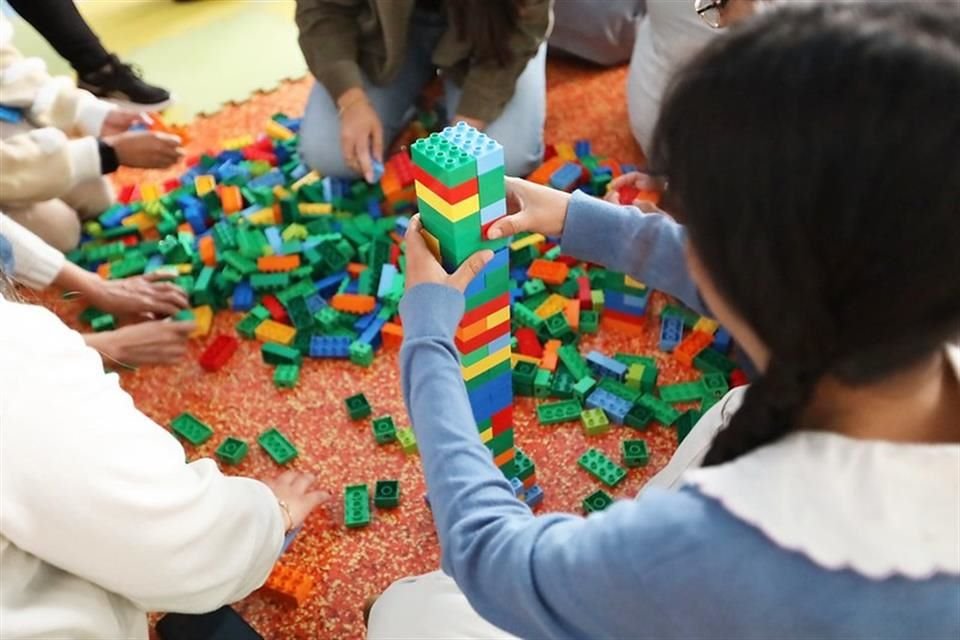 DIF Jalisco, Fundación EGO y EpC desarrollaron el taller de Formación a Formadores Play Boxes, iniciativa educativa basada en el juego.