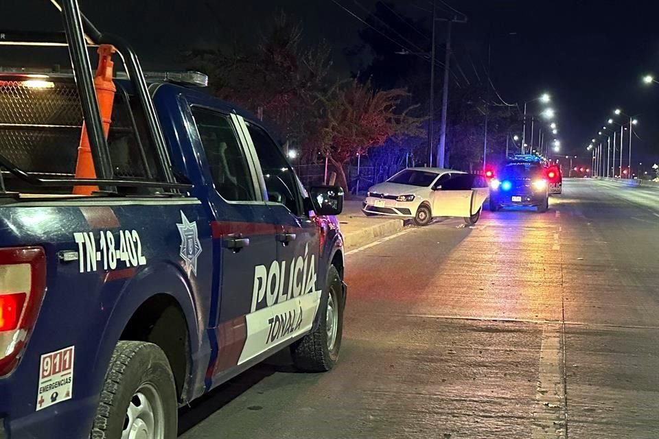 A vehicle was located and intercepted traveling on Periférico at the intersection with Matatlán.