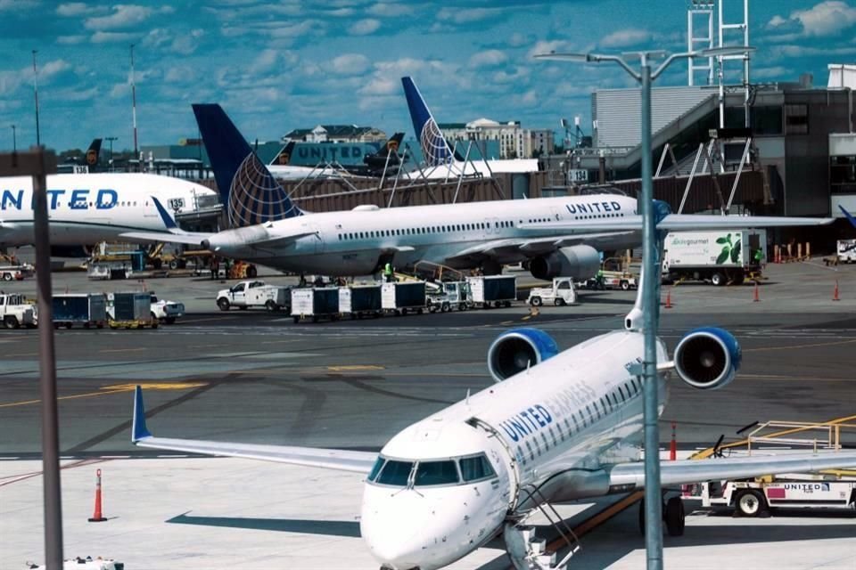 Aranceles sobre aviones comerciales importados, motores a reacción y piezas podrían poner en riesgo la seguridad aérea, advirtieron grupos que representan a empresas aeroespaciales y aerolíneas de 