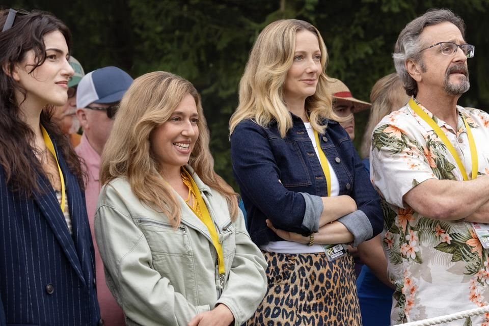 En la nueva serie, que llega a Apple TV+, Treviño encarna a Elena, la madre de una joven promesa del golf, encarnado por Peter Dager, quien es descubierto por una leyenda de ese deporte (Wilson).