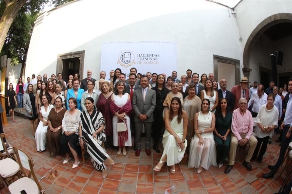 En Tlaquepaque, la Asociación de Haciendas y Casonas de Jalisco celebró 25 años con  evento que reunió a autoridades y miembros fundadores.