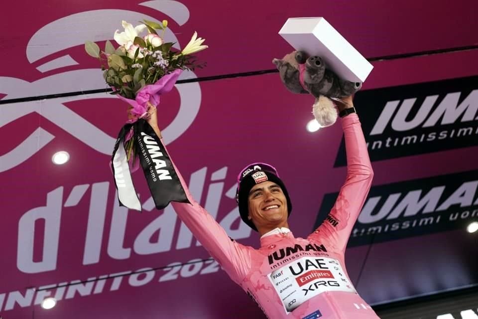 El mexicano lució la Maglia Rosa y en repetidas ocasiones subió el podio.