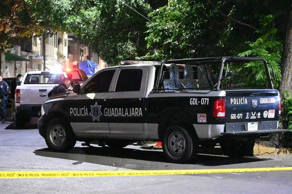 Un sujeto fue asesinado en Jardines de la Paz, en Guadalajara; estaba boca arriba y al parecer tenía las manos atadas en la espalda.