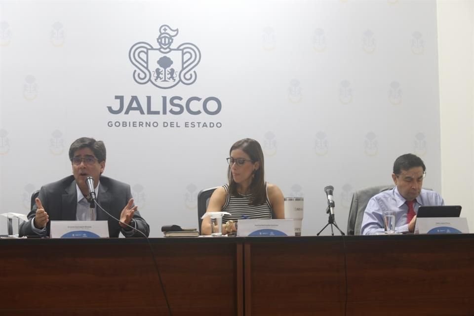 Ernesto Marroquín, Secretario de Gestión Integral del Agua; Karina Hermosillo, Coordinadora de Gestión del Territorio y Mario López, titular de la Comisión Estatal del Agua.
