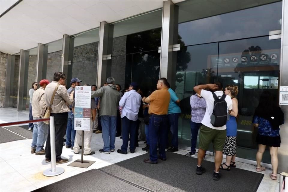 El Museo Nacional de Antropología permanece cerrado, a pesar de que la Secretaria de Cultura Claudia Curiel de Icaza dijo que ya estaba abierto.