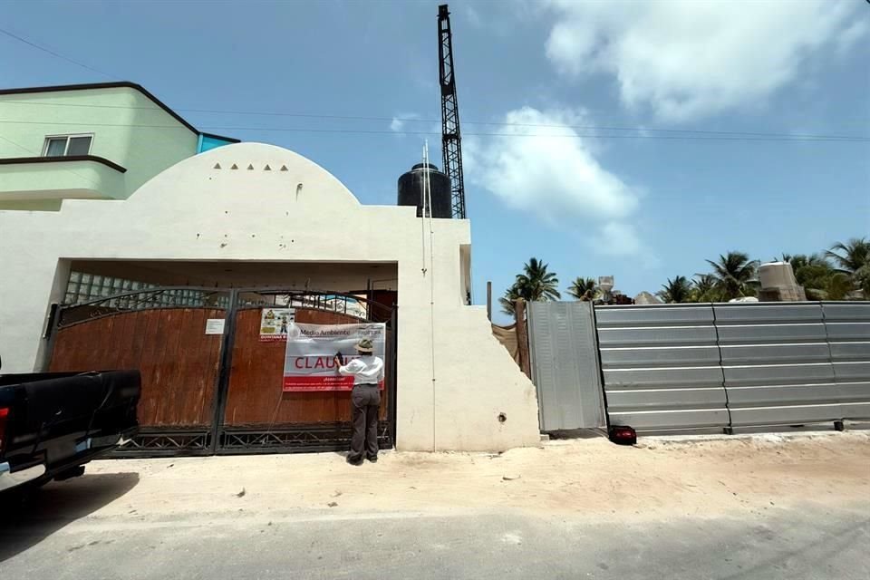Otra de las clausuras ya había sido clausurada en marzo de 2024, pero, a pesar de ello, continuaron con las labores de construcción del complejo.