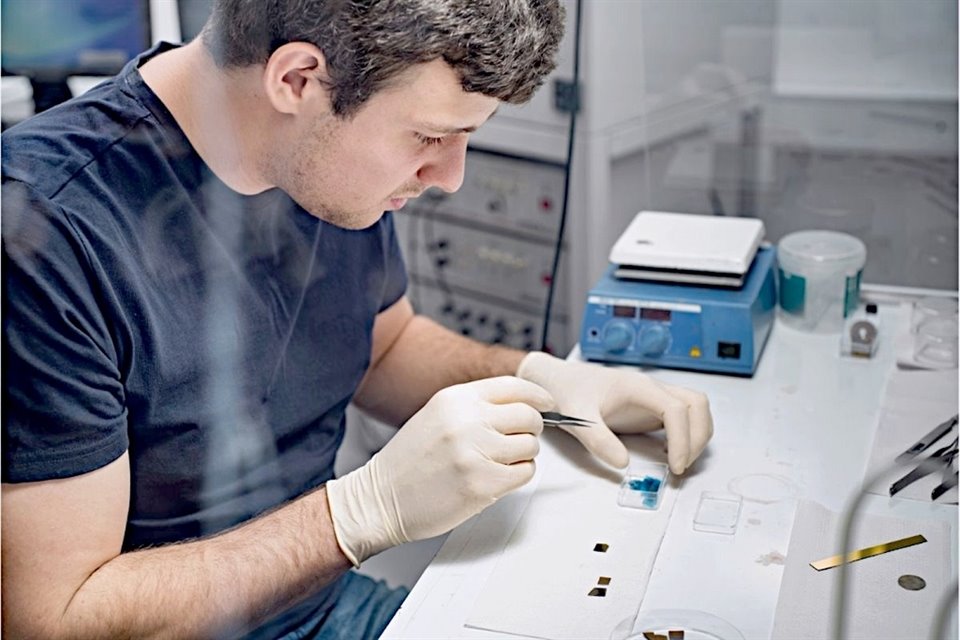 UdeG, Coecytjal, Iberoamerican Technology Foundation y Santander crean 'Programa de Formación de Formadores en Semiconductores en Jalisco'.