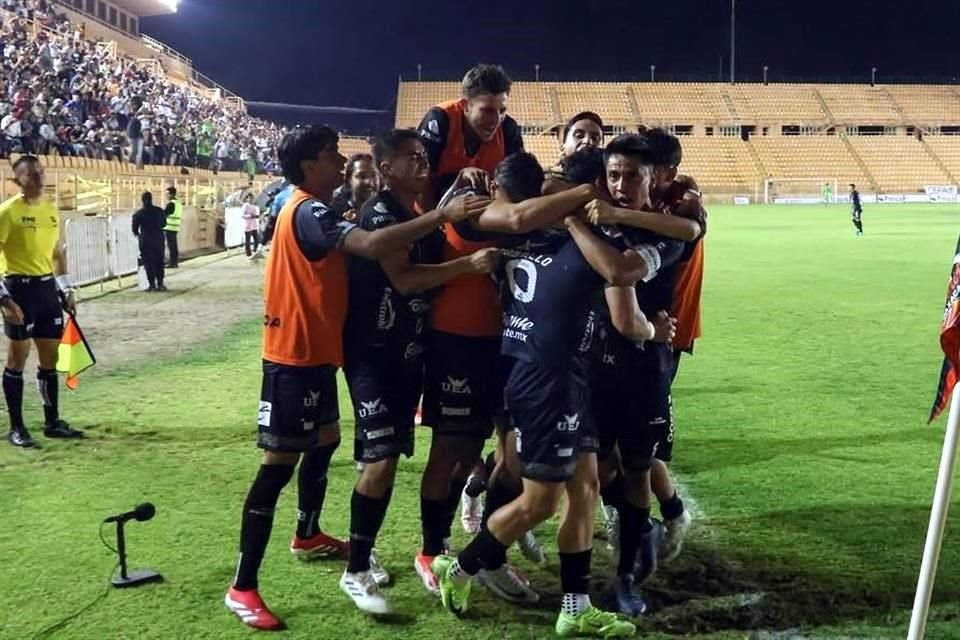 Alebrijes se baja de la demanda.