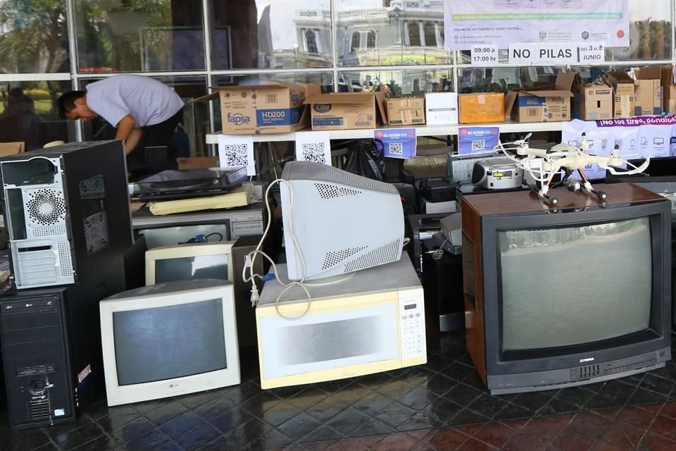 A propuesta del PVEM, el Congreso de Jalisco pedirá al Gobierno estatal y los 125 Municipios, establecer programas de reciclaje de residuos.