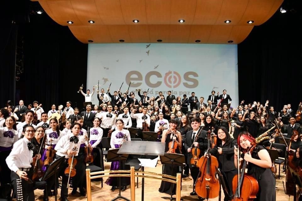 Concierto del ensamble de cuerdas u orquesta de Ecos Música para la Paz, en el Teatro Degollado.