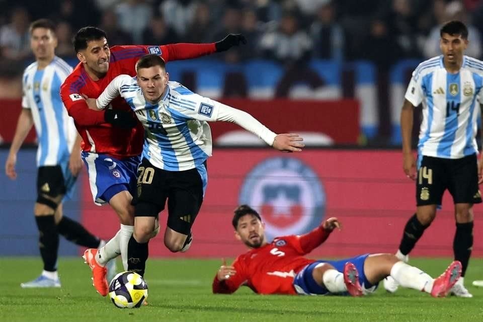 Fue duelo entre puntero y colero de la eliminatoria de Conmebol.