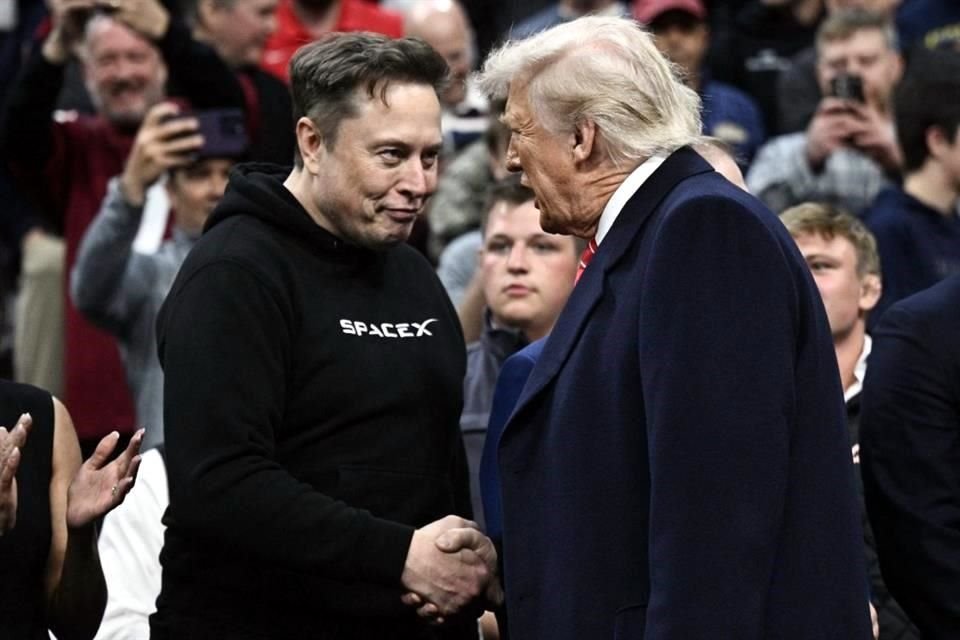 Las acciones de Tesla cayeron hasta un 5.7% en las primeras operaciones de este martes.