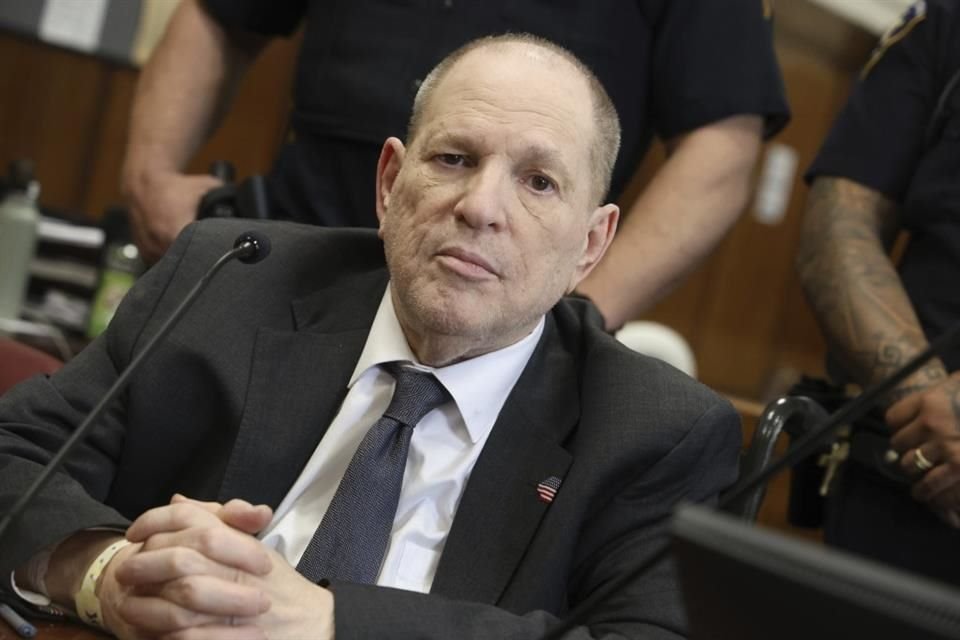 El ex magnate de Hollywood, de 71 años, aseguró que deseaba testificar durante el juicio, pero que su abogado, Arthur Aidala, le recomendó no hacerlo.