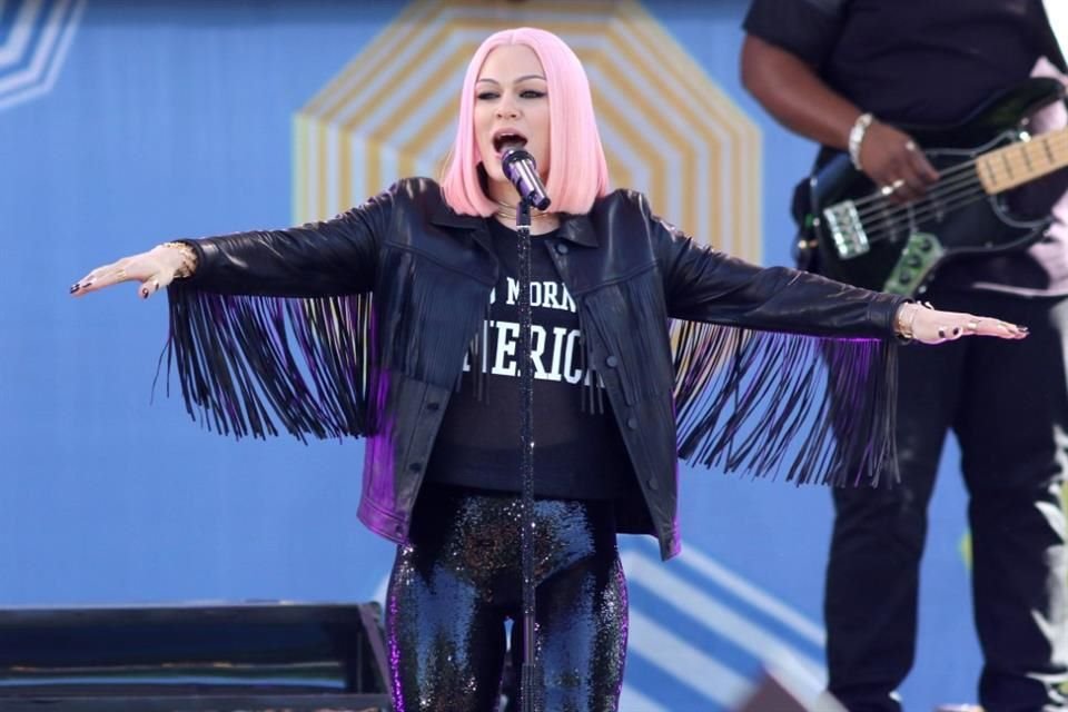 Jessie J enfrentó cinco biopsias de mama antes de su show en Londres, mostrando fuerza y compromiso pese al diagnóstico de cáncer temprano.