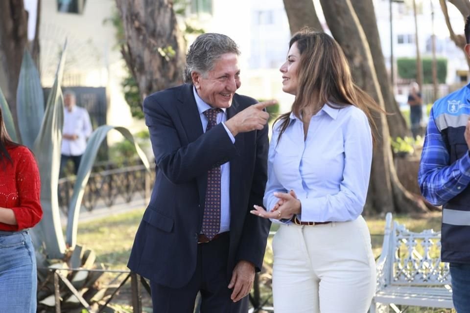 Juan José Frangie, Alcalde de Zapopan y Verónica Delgadillo, Alcaldesa de Guadalajara, estuvieron presenten en la inauguración de la obra.