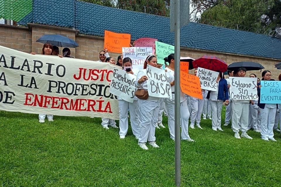 Personal médico del Hospital de Alta Especialidad de Ixtapaluca, Estado de México, se manifestó para exigir la basificación de médicos y enfermeras.