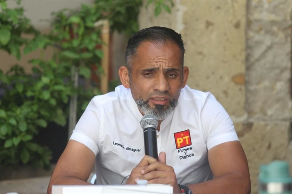 Almaguer señaló que el asunto estaría detenido en Comisiones relacionadas con Derechos Humanos, Seguridad, Asistencia Social y Puntos Constitucionales.