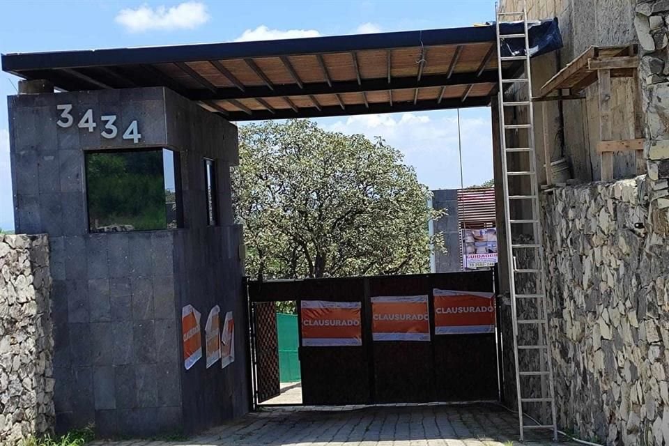 El fraccionamiento El Dosel se edifica en un área natural en El Nixticuil.