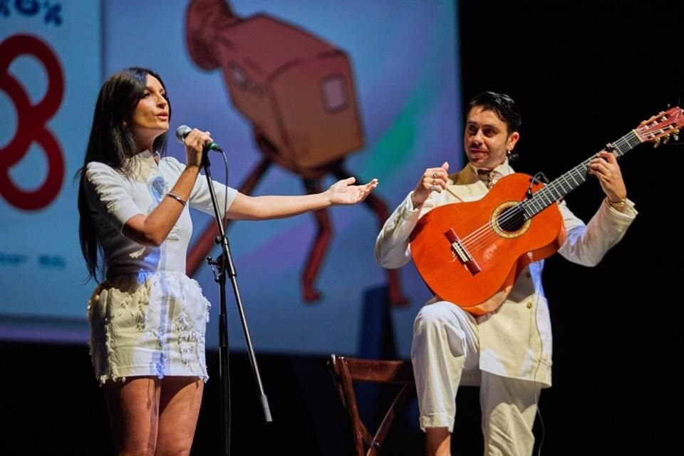 El momento musical de la noche estuvo a cargo de los españoles Yerai Cortés y La Tania.