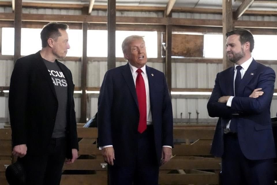 El Vicepresidente de EU, JD Vance, dijo que Elon Musk cometía un 'gran error' al atacar a Donald Trump; pero también le restó importancia.