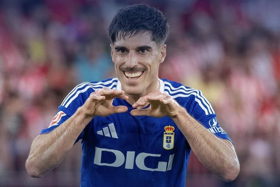 Nacho Vidal anotó el gol que acerca al Carbayon a disputar la serie definitiva por el boleto a la Primera División española.