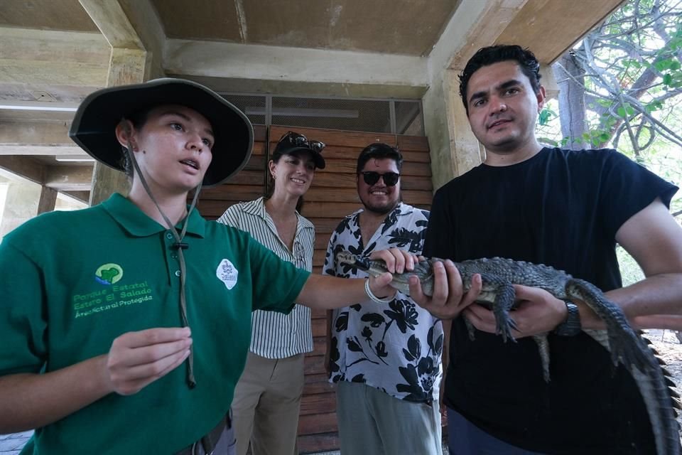Impulsan educación ambiental en Estero El Salado en Puerto Vallarta.