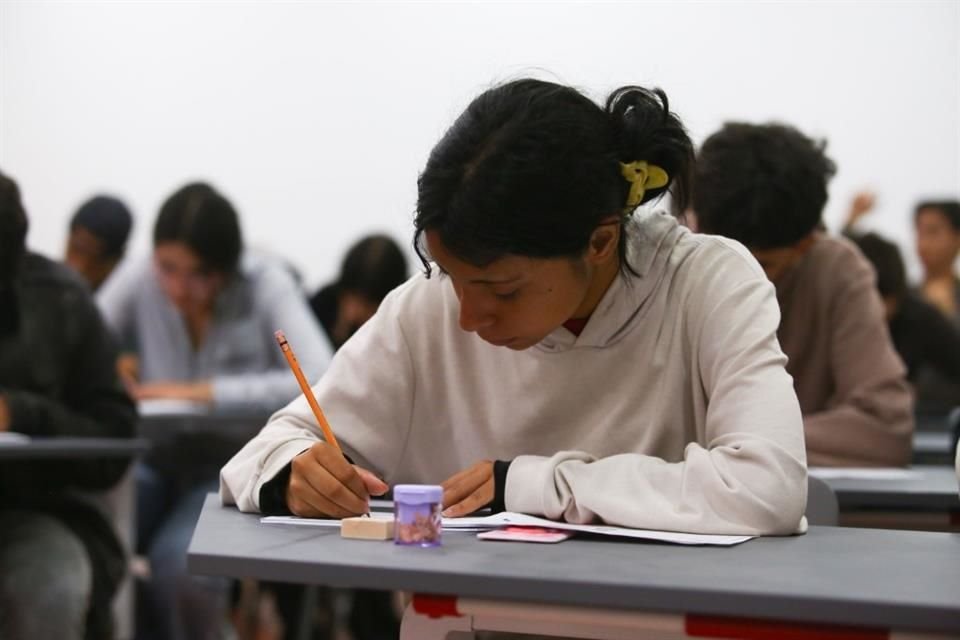 Ahora también los universitarios serán becados.
