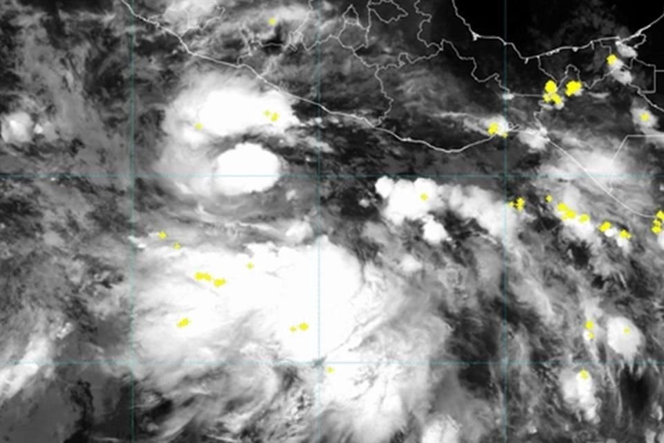 Las condiciones de humedad provocarán que la tormenta se convierta en huracán en las próximas horas.