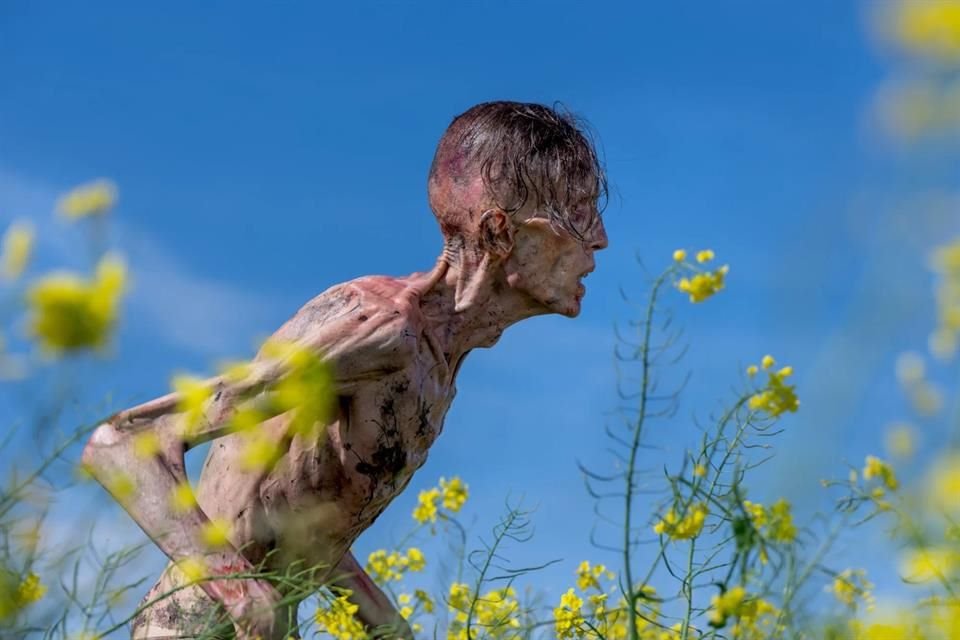 Danny Boyle reflexiona sobre los refugiados, la pandemia del Covid-19 y hasta el Brexit en su filme de horror 'Exterminio: La Evolución'.